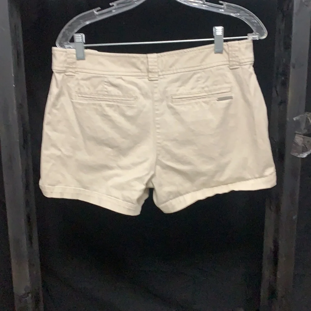 NEW York & Company tan shorts